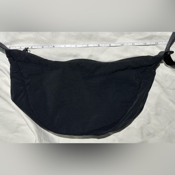 ⭐️Like New⭐️ Uniqlo: Mini Shoulder Bag - Picture 4 of 9